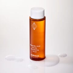 Tónico exfoliante químico By Wishtrend Mandelic Acid 5% 120 ml